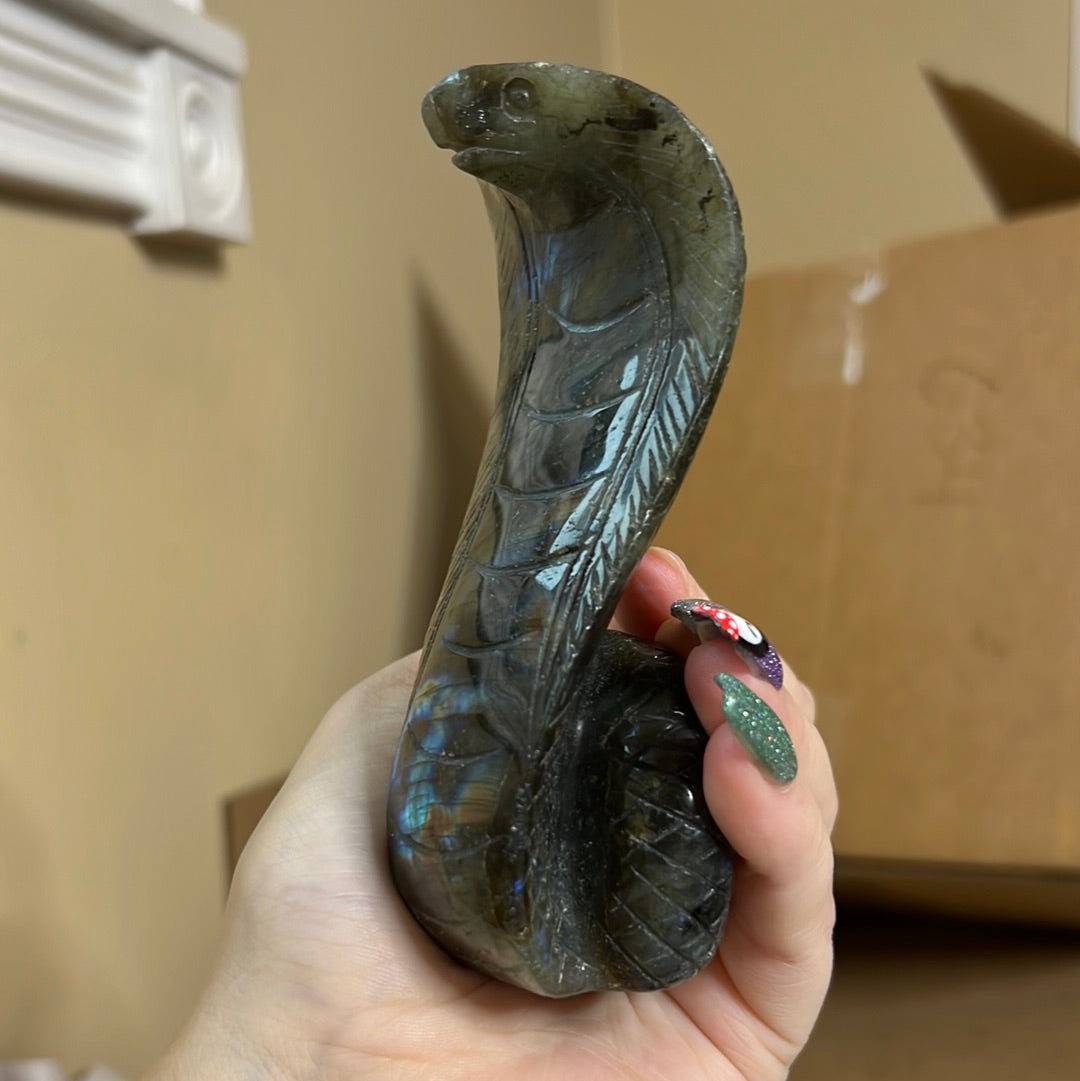 Flashy Labradorite Cobra